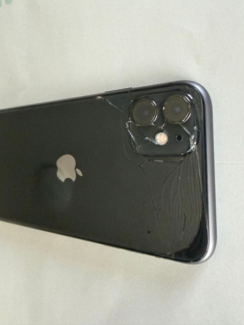 iPhone11 ブラック　128GB 本体