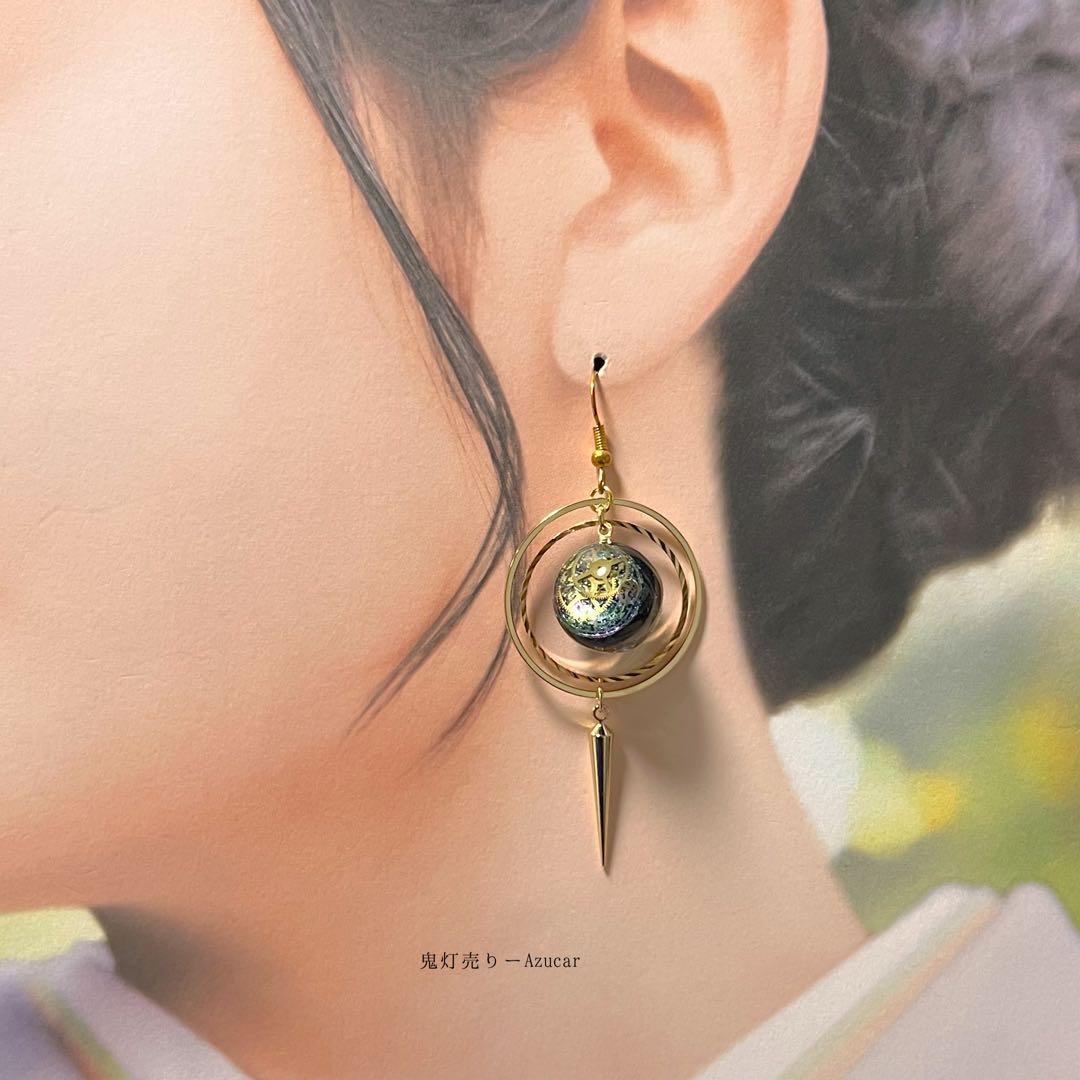 三日月サンセットと魔法陣天球儀の歯車スチームパンク ピアス　イヤリング
