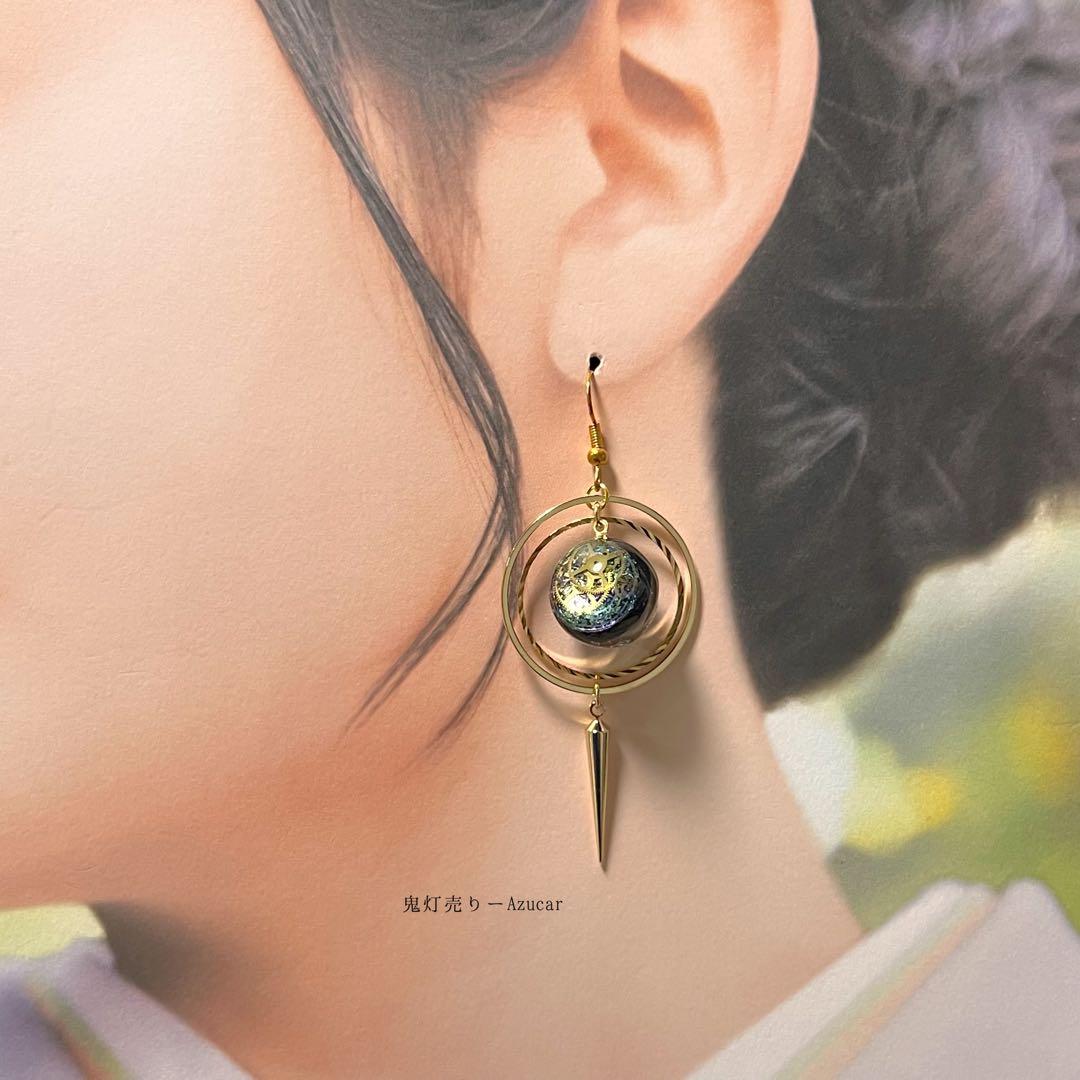 三日月サンセットと魔法陣天球儀の歯車スチームパンク ピアス　イヤリング