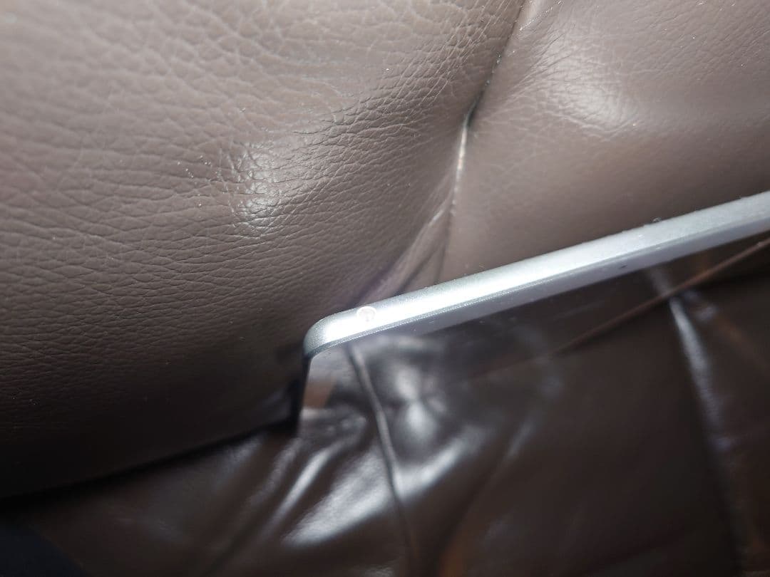 Apple iPad (第6世代) 32GB シルバー　MR7G2J/A