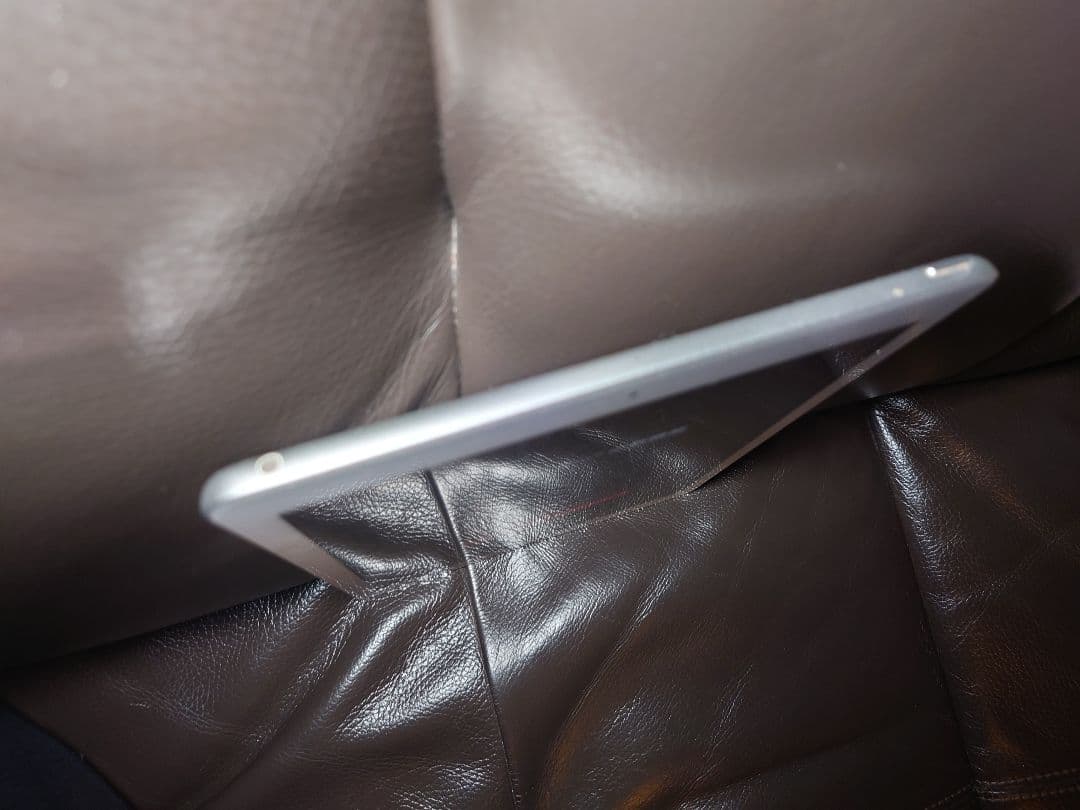 Apple iPad (第6世代) 32GB シルバー　MR7G2J/A