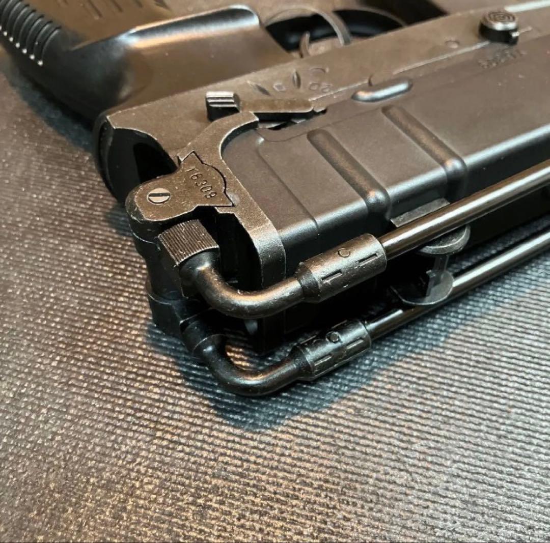 東京マルイ コンパクト電動ガン スコーピオン 電動ガン Vz61ほぼ新品