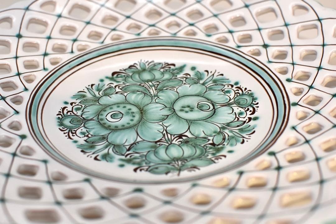 透かし模様 花柄 陶磁器皿