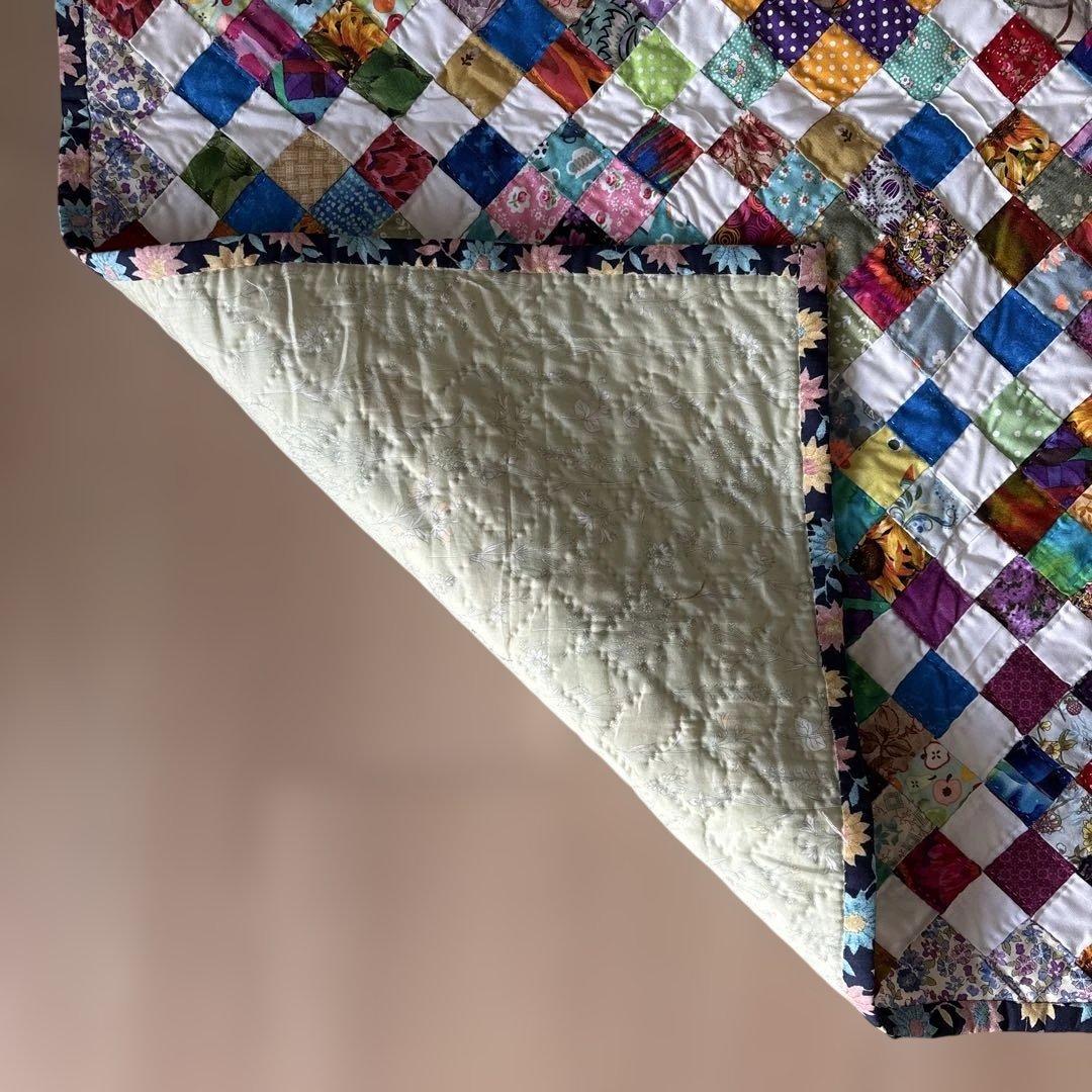 ハンドメイド キルトパッチワーク 四角つなぎタペストリー