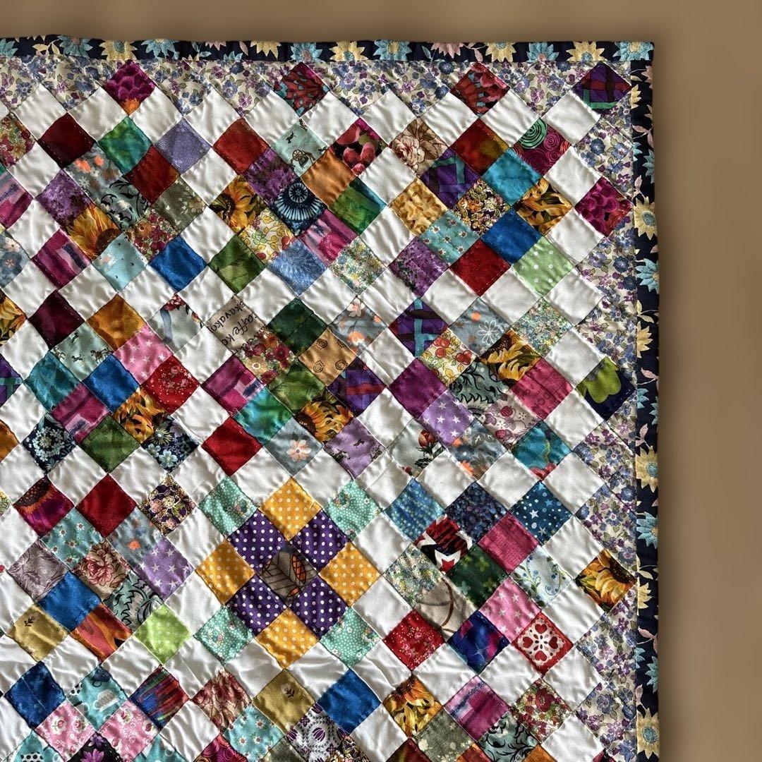 ハンドメイド キルトパッチワーク 四角つなぎタペストリー