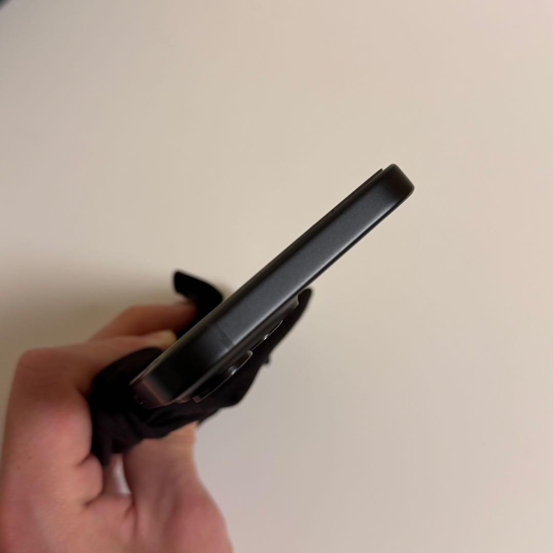 ダ*ア様 極美品 iPhone15 128GB ブラック SIMフリー