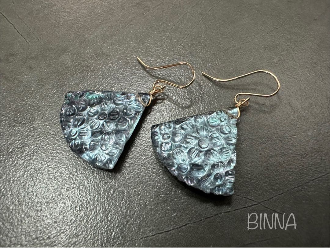 ✴︎14kgf✴︎ オニキス×MOP×クリスタル カービングピアスorイヤリング