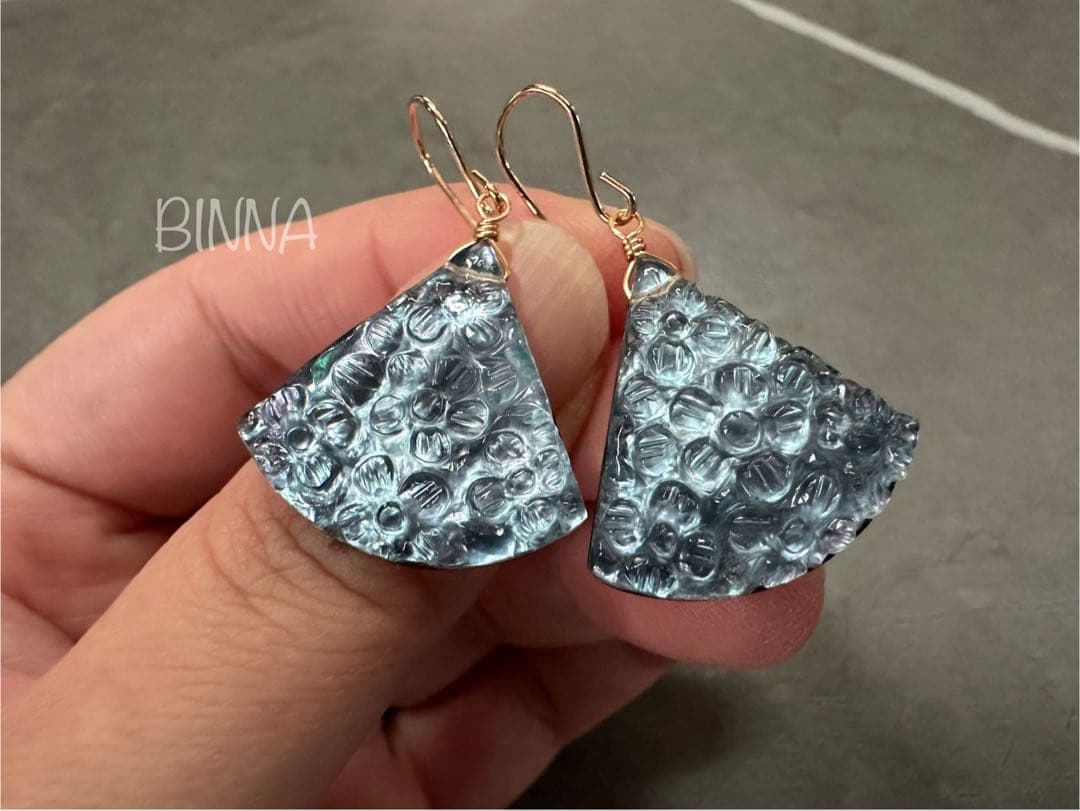 ✴︎14kgf✴︎ オニキス×MOP×クリスタル カービングピアスorイヤリング