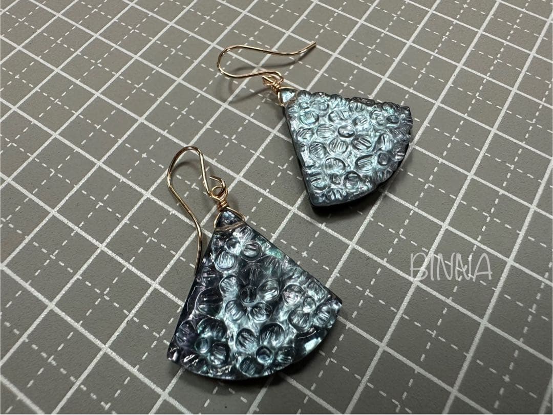 ✴︎14kgf✴︎ オニキス×MOP×クリスタル カービングピアスorイヤリング