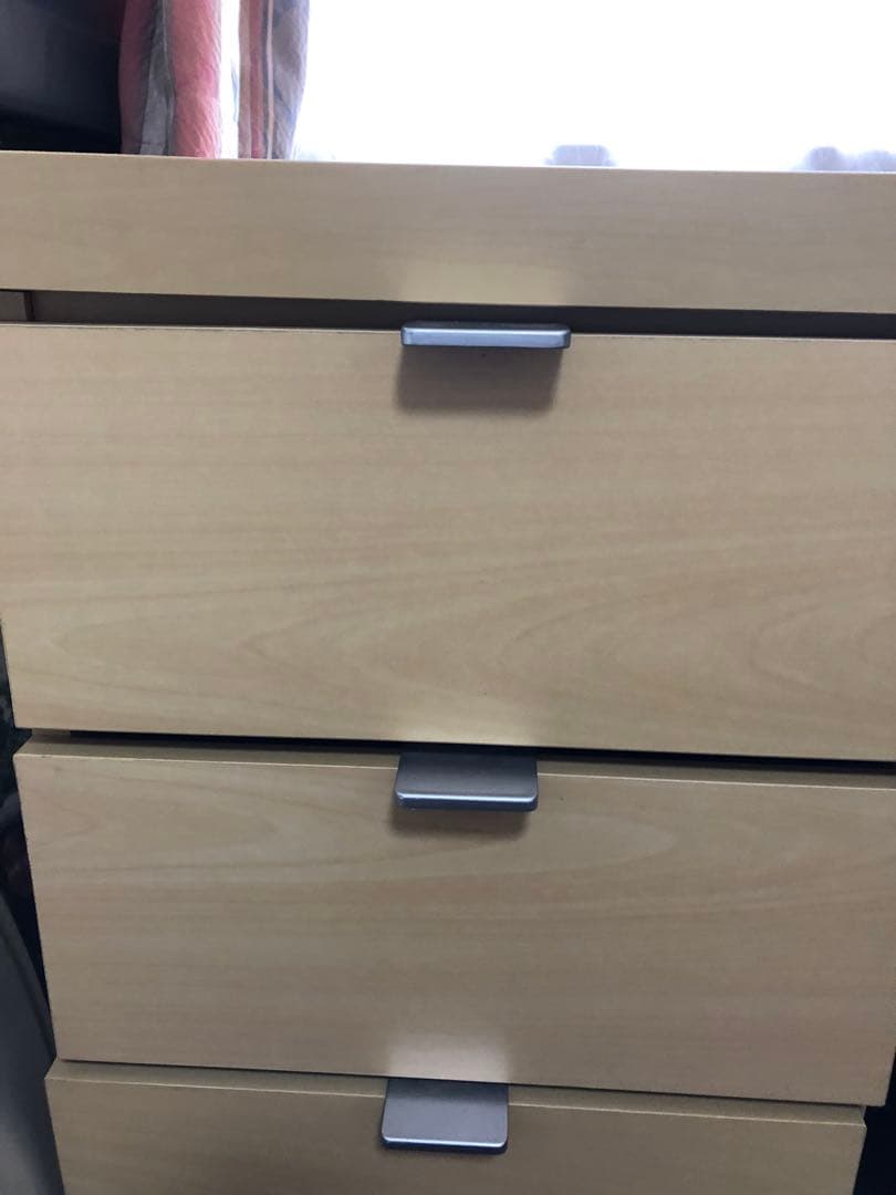 全面ガラス　木製ガラス扉キャビネット ダークブラウン　下段に引き出し