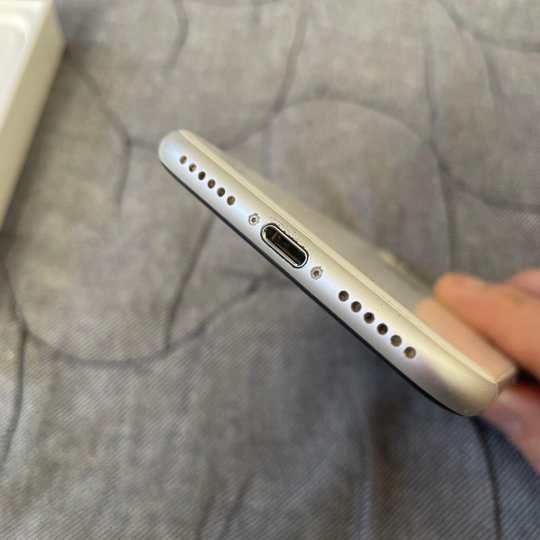 iPhone se 第2世代　初期化済み