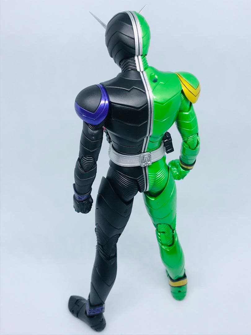 S.H.Figuarts 真骨彫製法仮面ライダーW サイクロンジョーカー