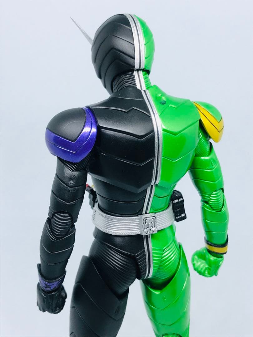 S.H.Figuarts 真骨彫製法仮面ライダーW サイクロンジョーカー