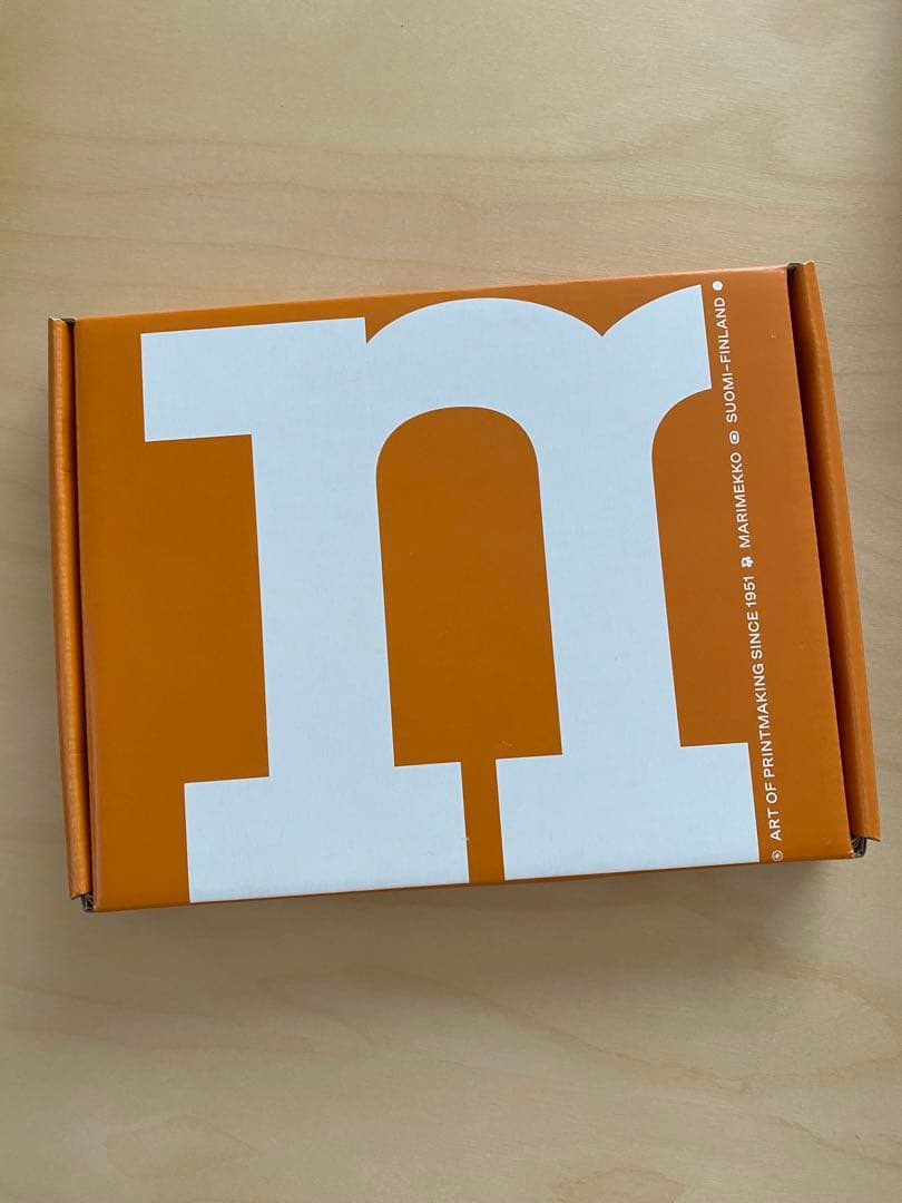 マリメッコ　2025年　新品　Unikko ガラスプレート 20cm