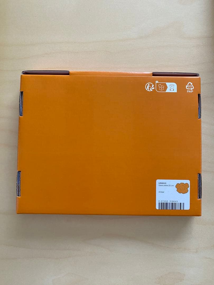 マリメッコ　2025年　新品　Unikko ガラスプレート 20cm