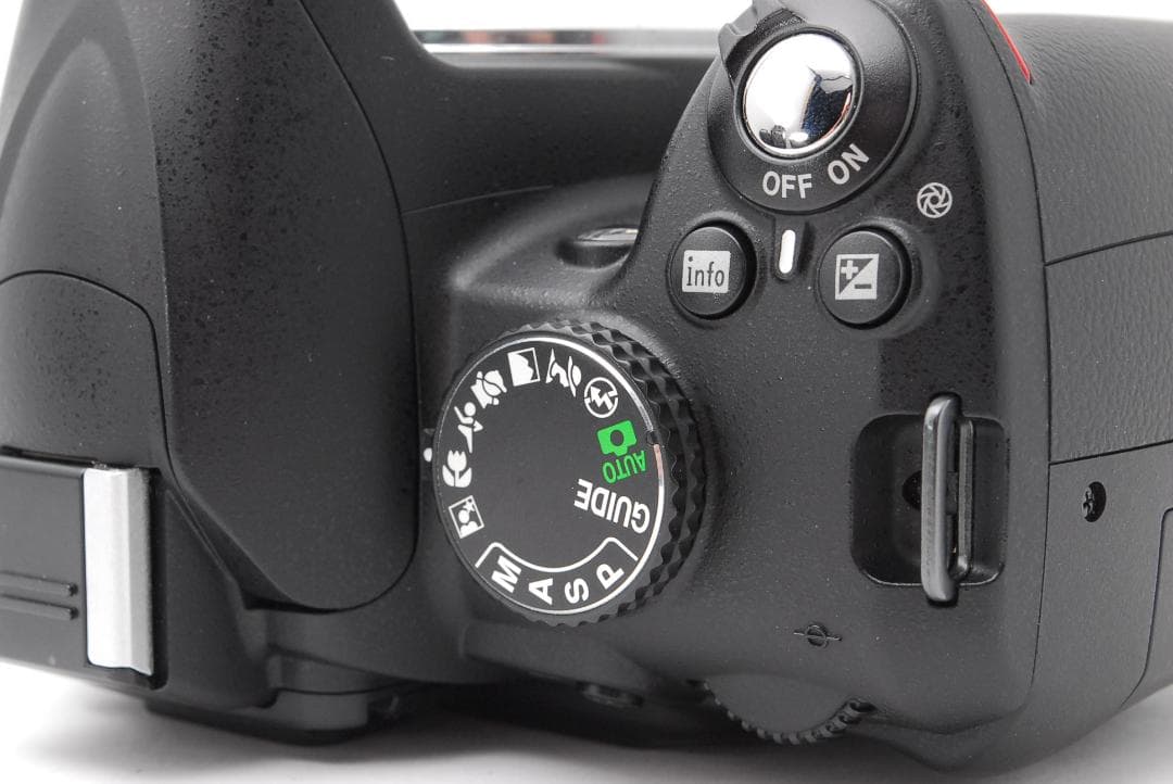 【使用感少美品】ダブルレンズ　Nikon D3000　スマホ転送　小型軽量ボディ