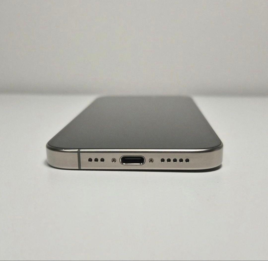 極美品 室内利用のみ iPhone15Pro 128GB ナチュラルチタニウム