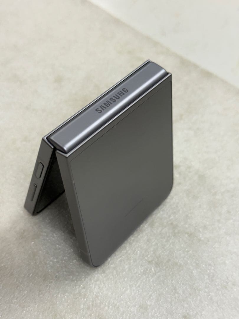 SIMフリー Samsung Galaxy Z Flip6 シルバー 512GB