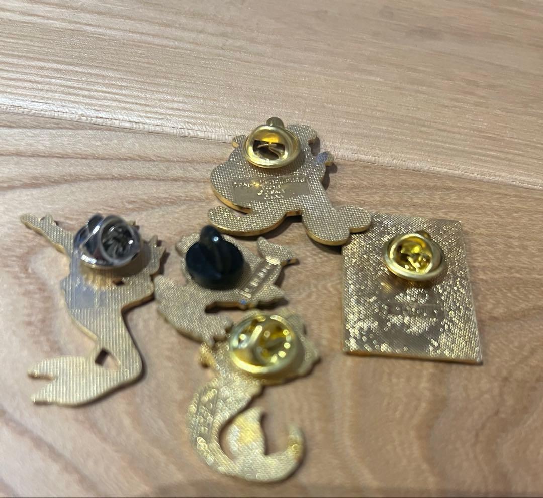 Disney リトルマーメイド　アリエル フランダー　アースラー　ピンバッジ