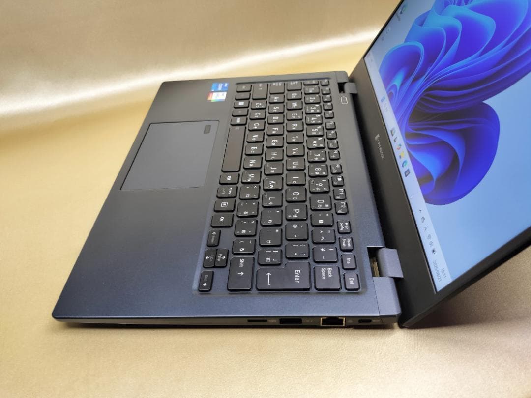 東芝　Dynabook G83/KW　高性能　2023年モデル(K-217)