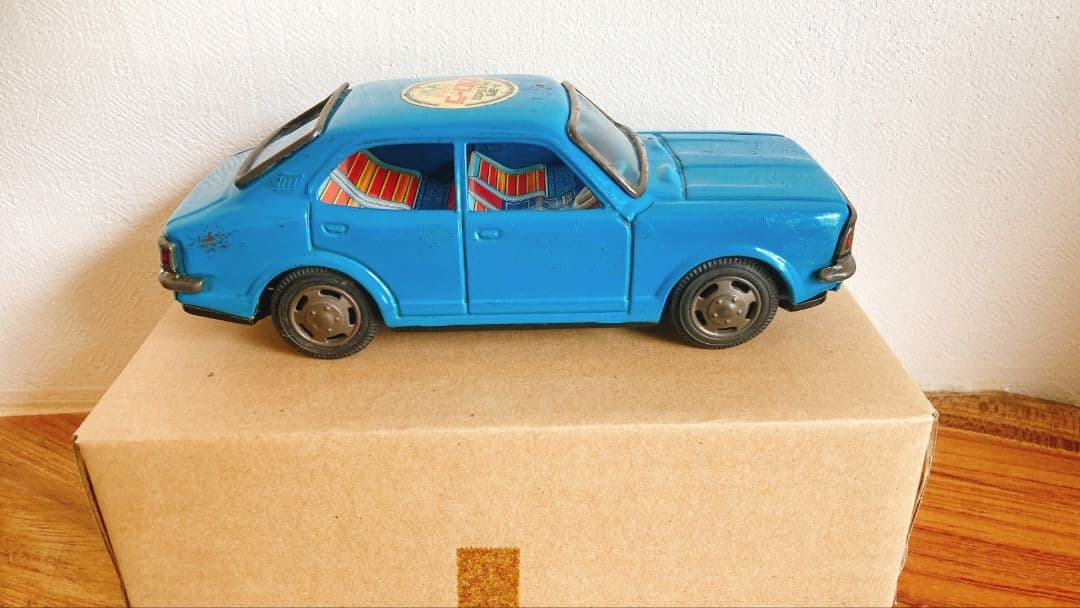 レトロ　トヨタカローラ1400