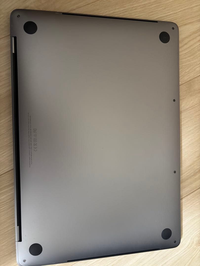 Macbook pro 13-inch, 2018本体 8GB/250GB
