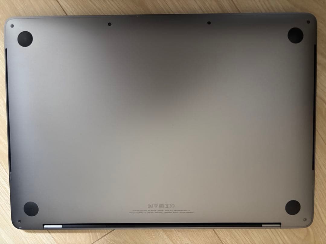 Macbook pro 13-inch, 2018本体 8GB/250GB