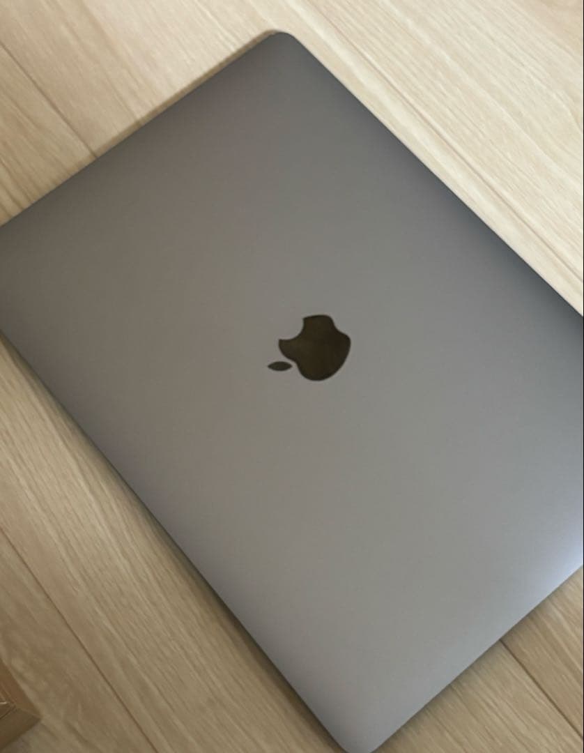 Macbook pro 13-inch, 2018本体 8GB/250GB