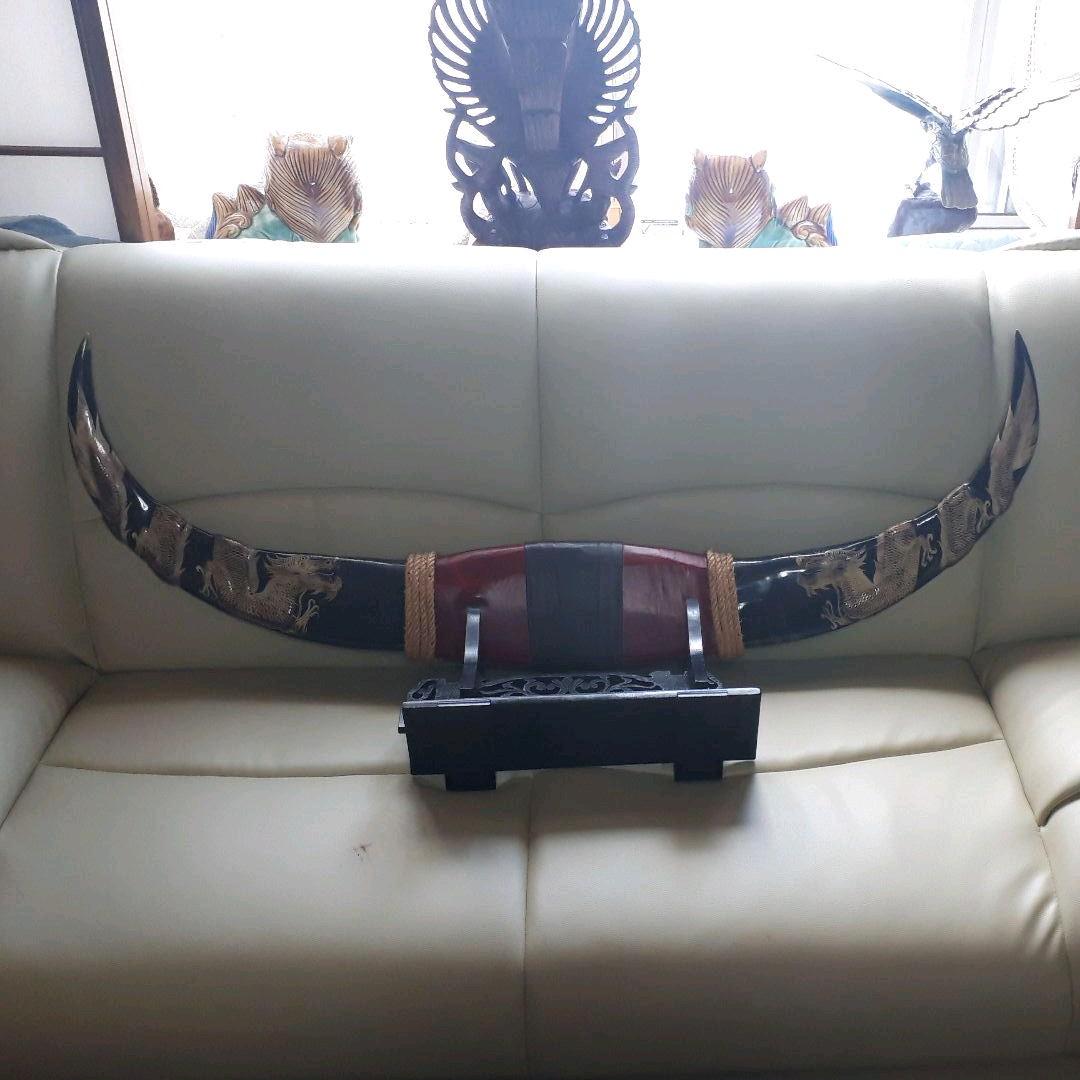 水牛の角の浮き彫り彫刻