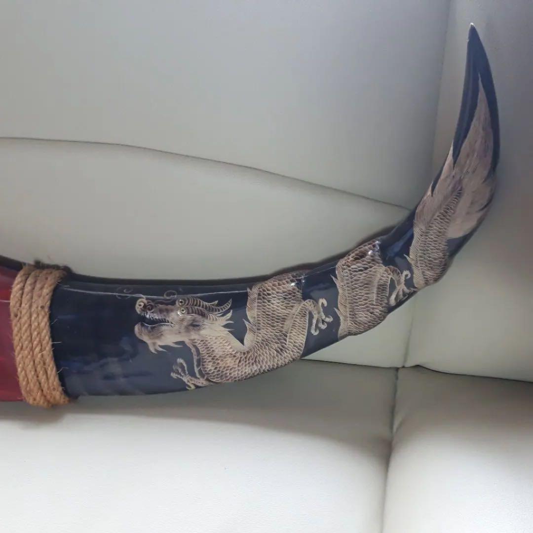 水牛の角の浮き彫り彫刻