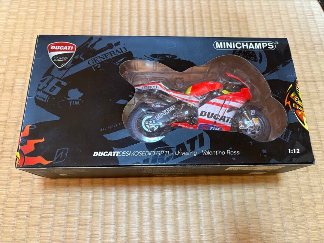 ミニチャンプ　Ducati Desmosedici GP11 ロッシ　1/12