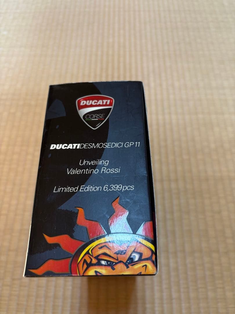 ミニチャンプ　Ducati Desmosedici GP11 ロッシ　1/12