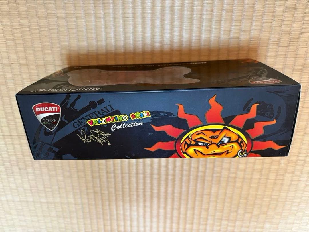 ミニチャンプ　Ducati Desmosedici GP11 ロッシ　1/12