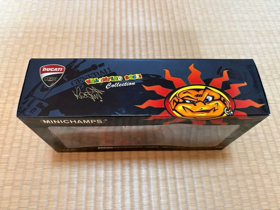 ミニチャンプ　Ducati Desmosedici GP11 ロッシ　1/12