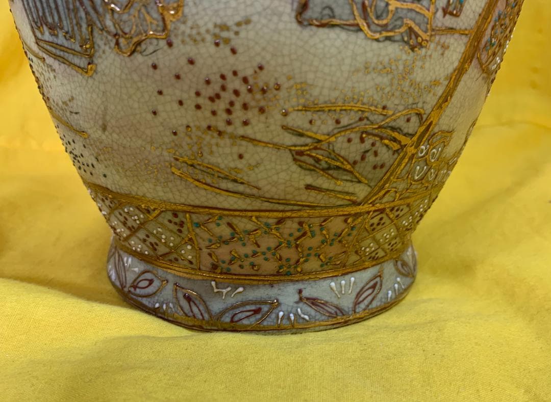 薩摩焼 金襴手 花瓶 金彩色絵壺 人物風景図 現状品!!