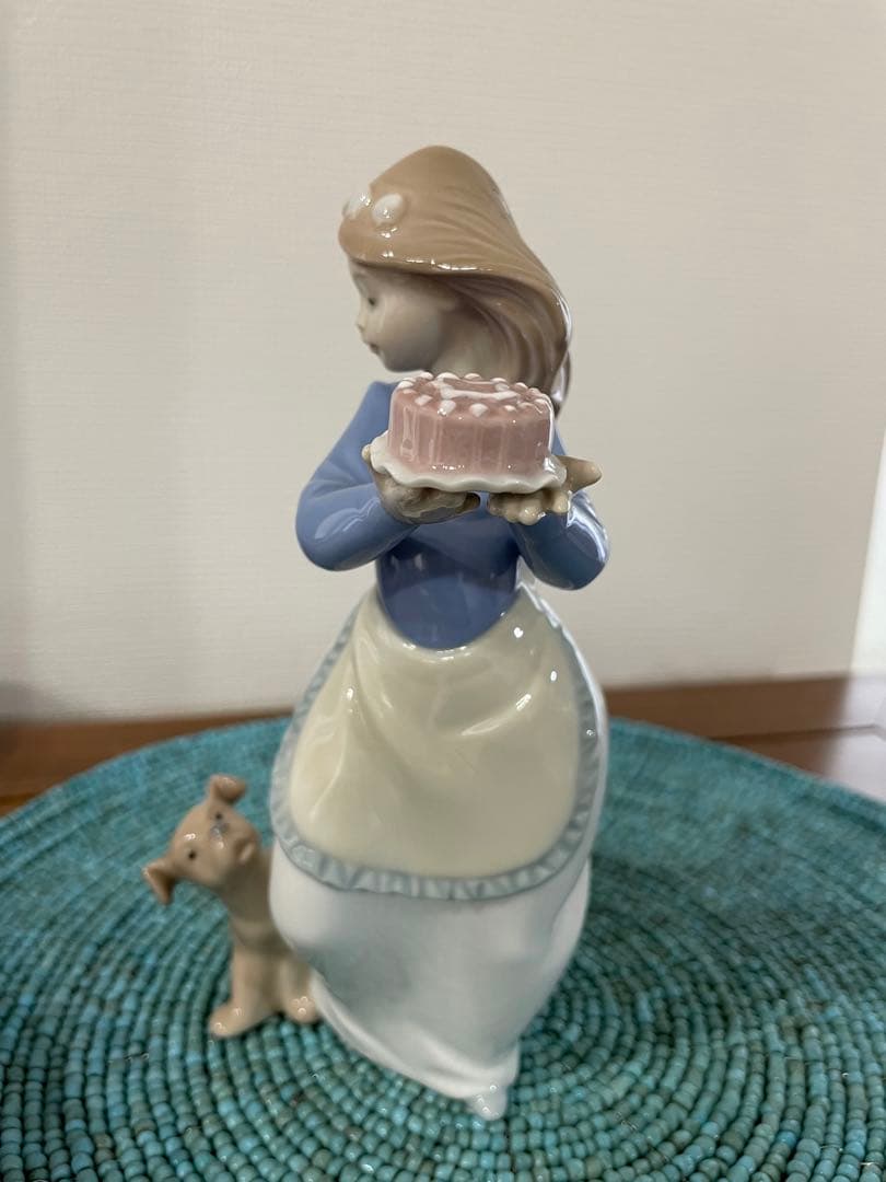 【美品】リヤドロ NAO 仔犬の誕生日 置物　飾り陶磁器