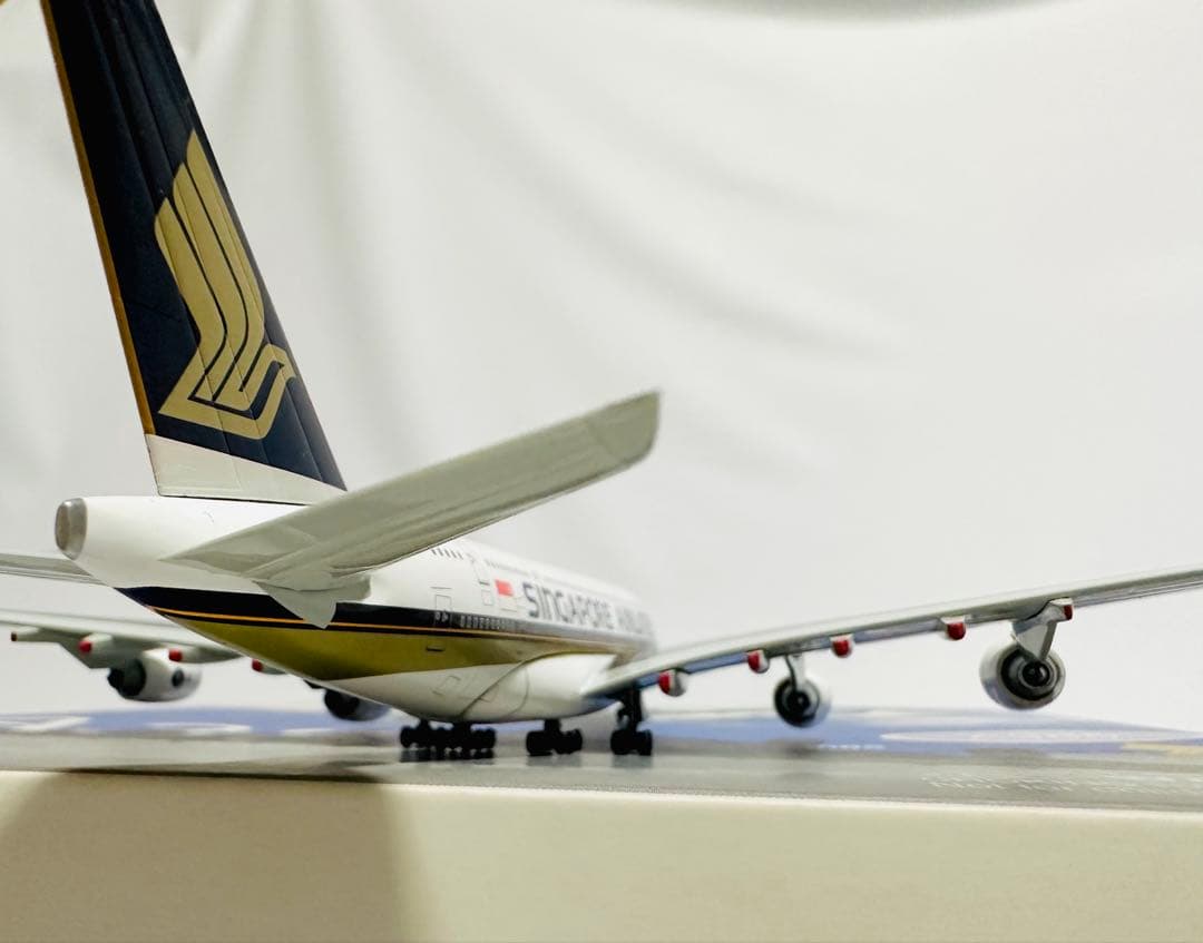 1/400 A380 シンガポール航空ドラゴンウィングス製