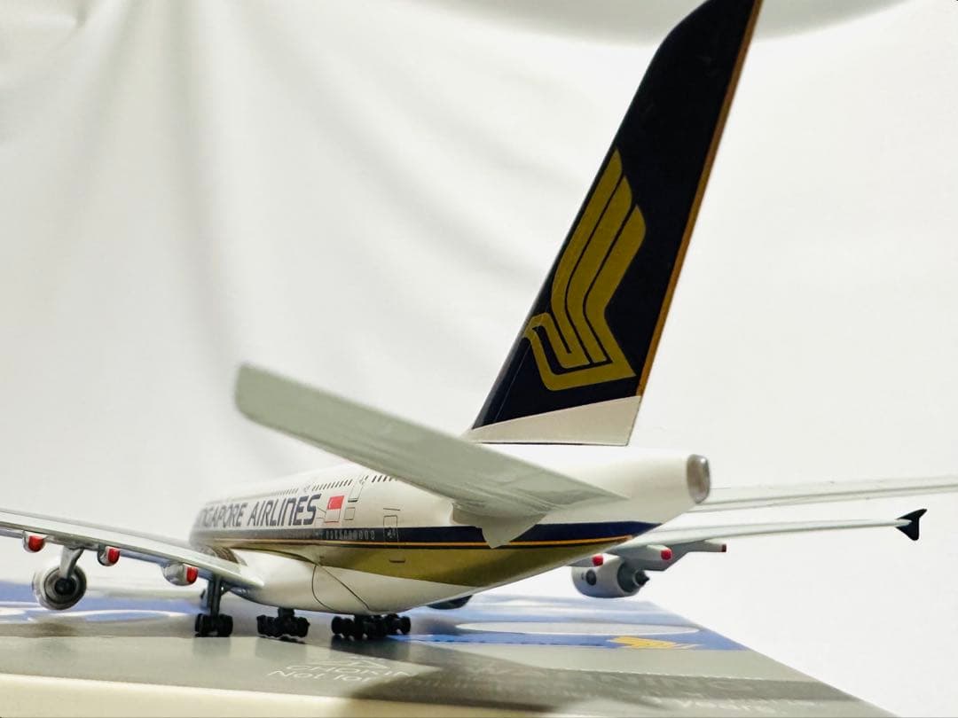 1/400 A380 シンガポール航空ドラゴンウィングス製