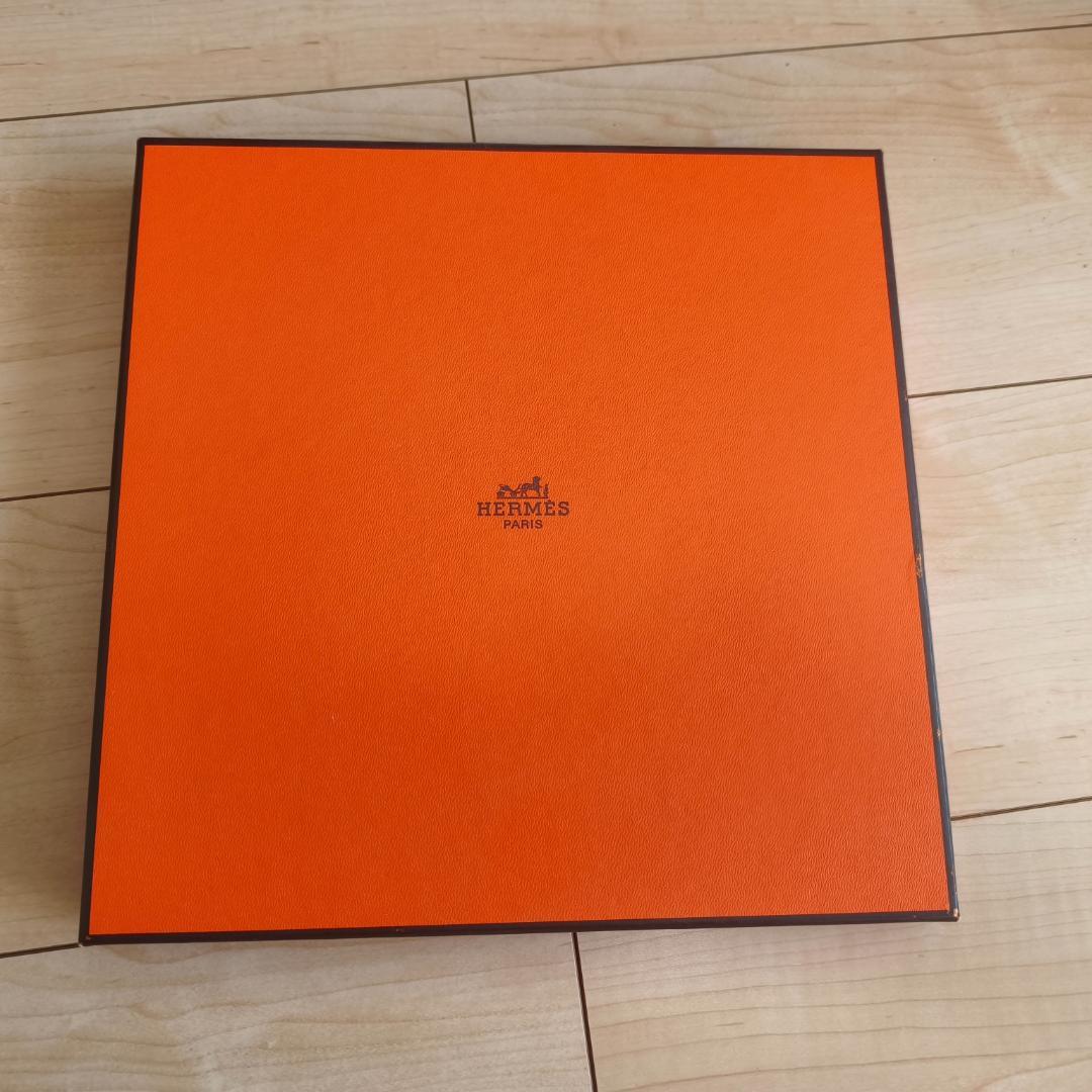 HERMES 八角 プレート エアデールテリア エルメス