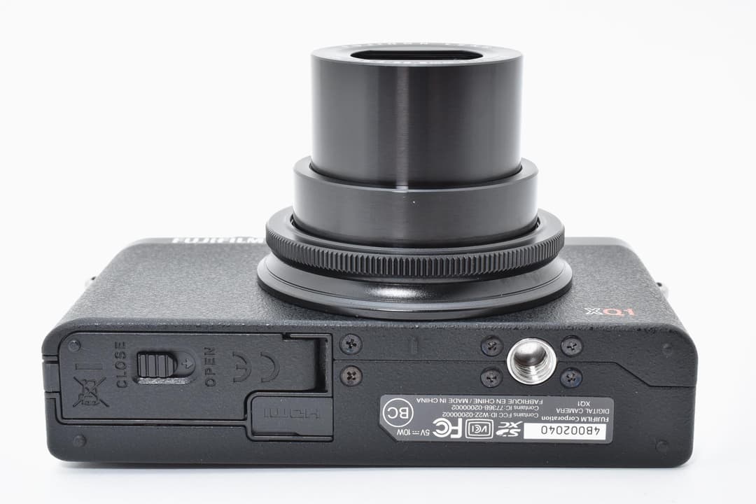 ■ ほぼ新品 ■ FUJIFILM XQ1ブラック 0459