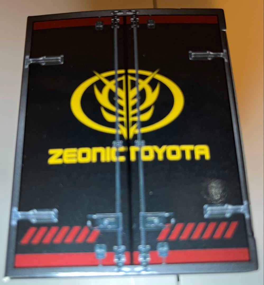 トヨタ シャア専用オーリスII プルバックカー