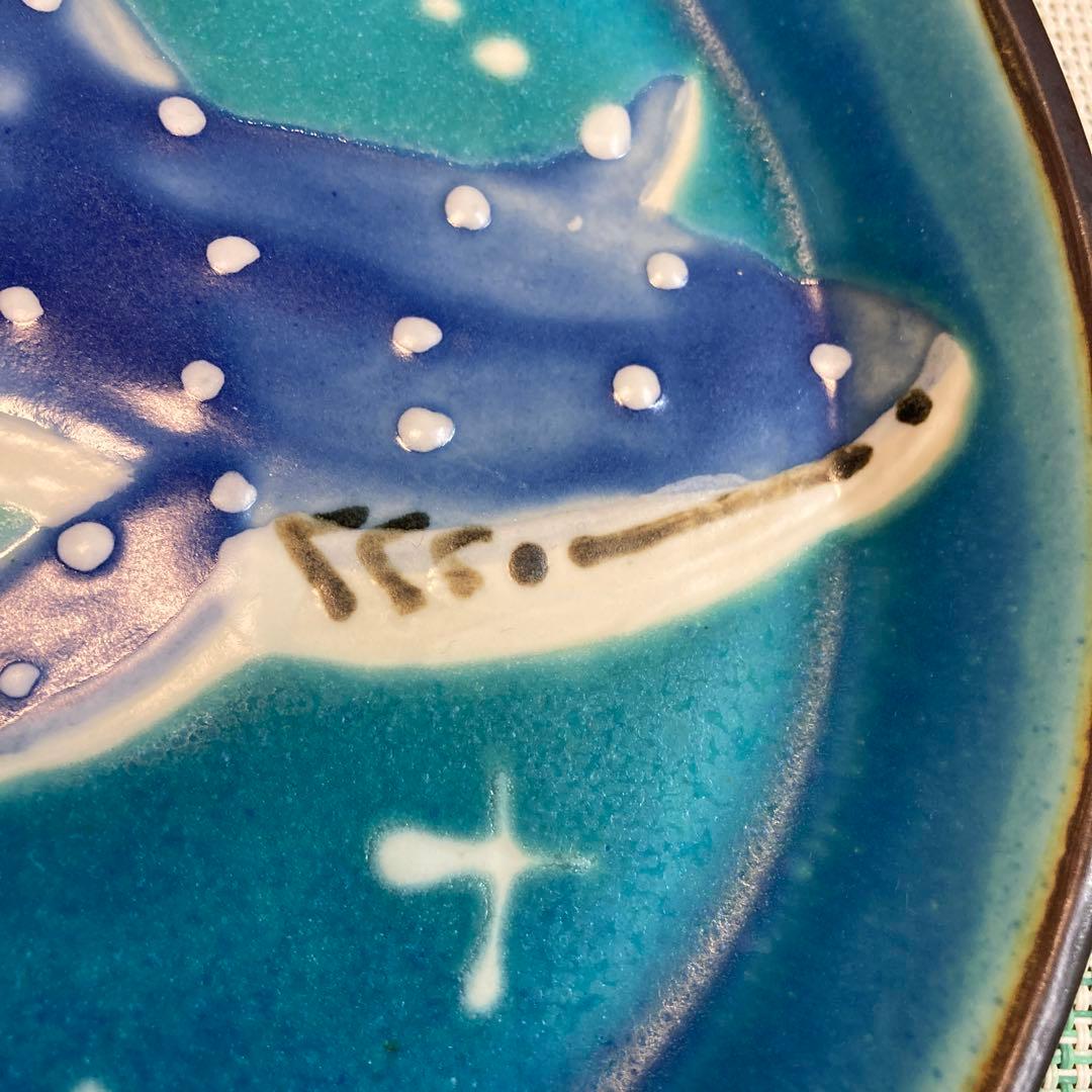 沖縄　宮古島　やちむん　サメのイラスト皿