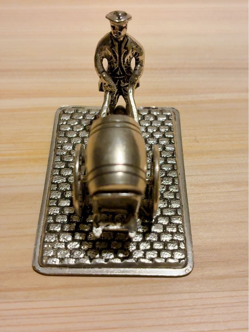 オランダHooijkaas社製、純銀835S『ミニチュア・ワイン樽運び人』