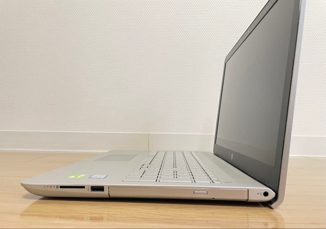 HP グラボ搭載 FHD Core i7-8550U 8GB SSD256GB