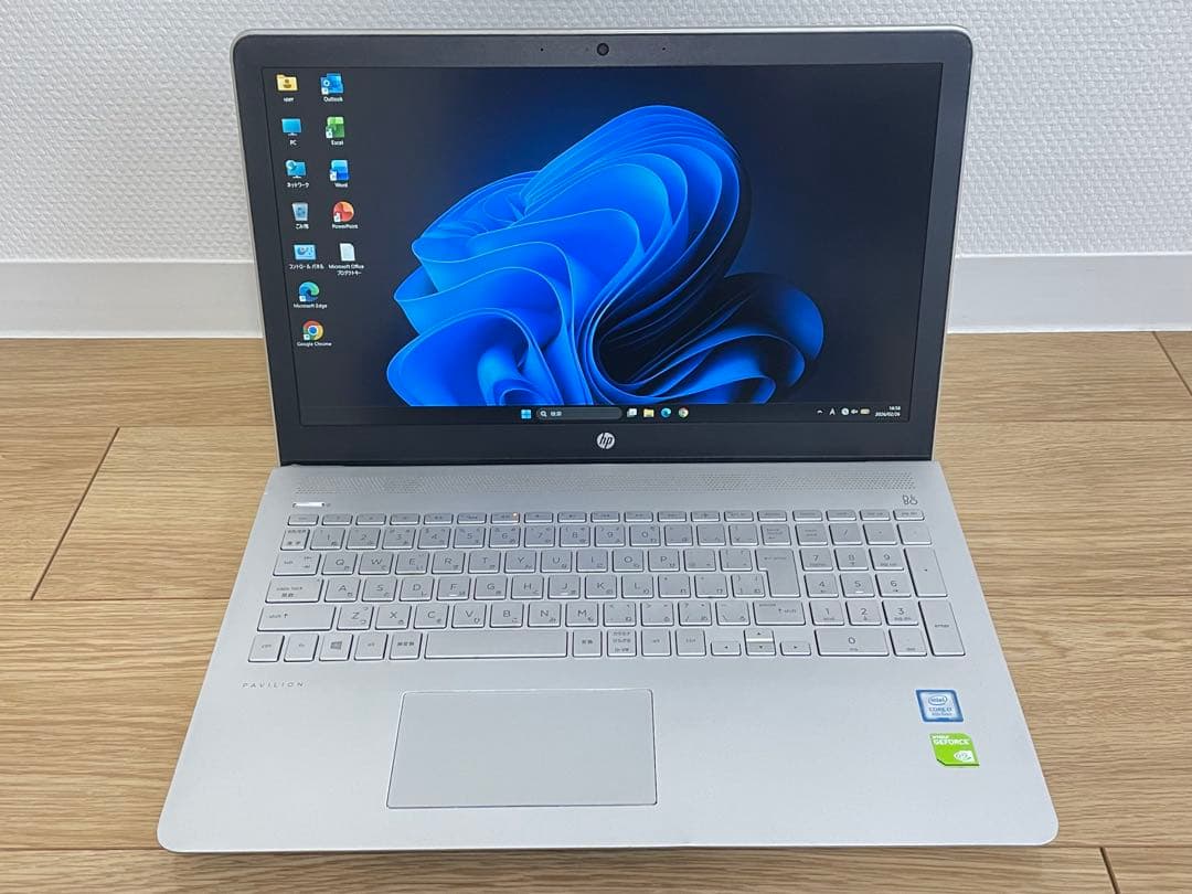 HP グラボ搭載 FHD Core i7-8550U 8GB SSD256GB