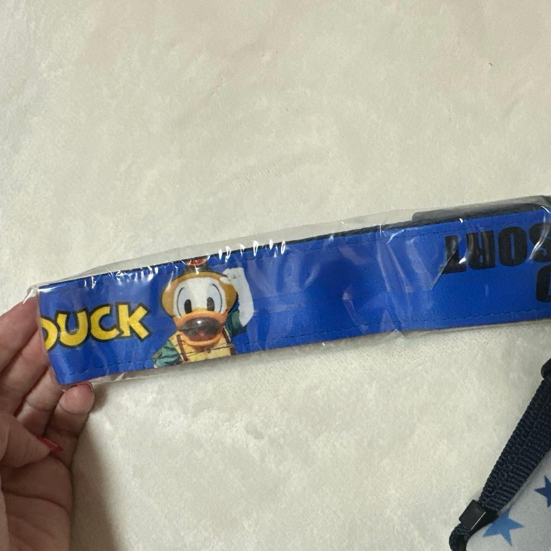 ドナルドダック 実写 カメラストラップ付きポーチ