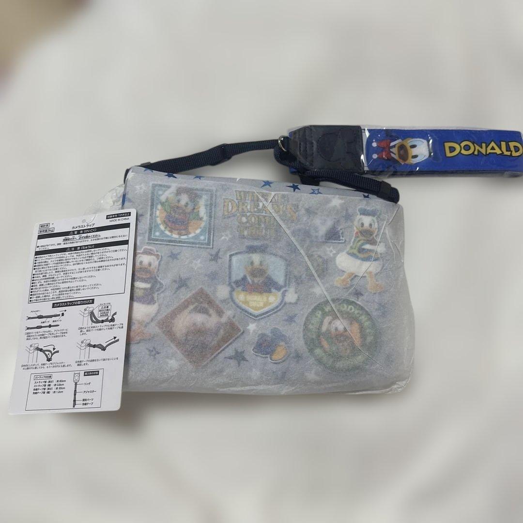 ドナルドダック 実写 カメラストラップ付きポーチ