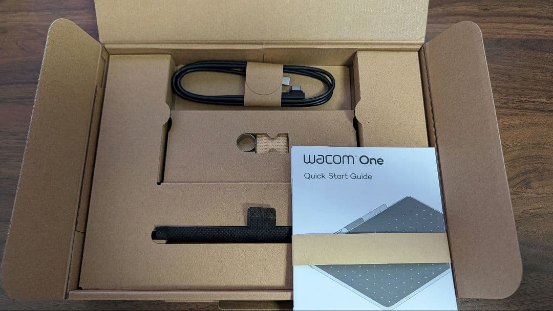 Wacom One ペンタブレット medium 本体