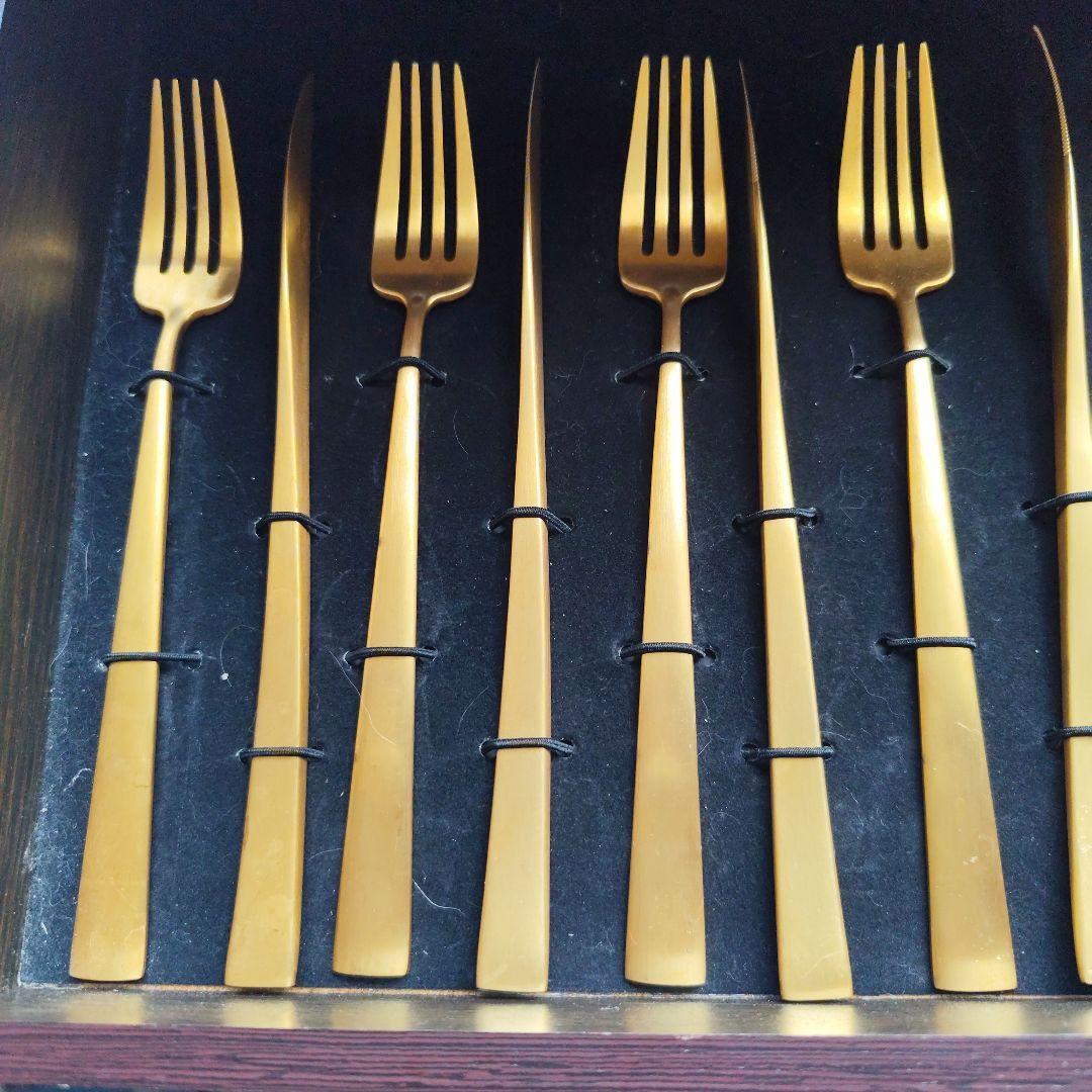 クチポールゴールドカトラリーセット 24点木箱