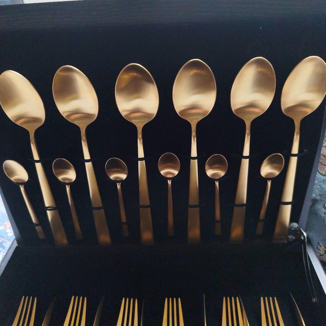 クチポールゴールドカトラリーセット 24点木箱